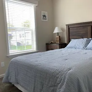 Near Parks At Great Price! Apartment